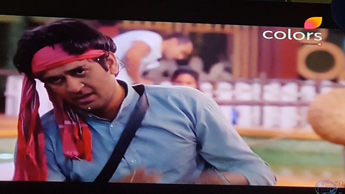 Salute to @lostboyjourney vikas gupta 
Banda jo bolta hai vo karta hai..
Dosti ka Wada karta hai toh nibhata hai.
What U guys think about Priyank and love. Or AAKASH hindi film main jo pagal hota hai jo har bat par chilla ta hai..lol
Not good punish..
#mainmanuhoon