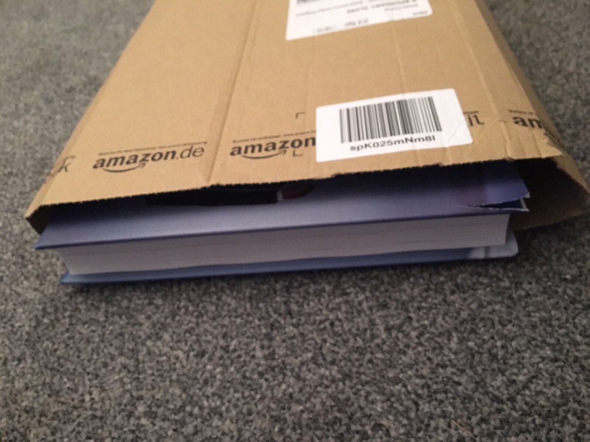 LaranzaUK's tweet photo. @AmazonUK great packaging to deliver parcels; driver quote “go careful the item might fall out”....always good to give a damaged present for Christmas! Might as well not bothered with the other bit of packaging! Obviously no QC department in your warehouses?! https://t.co/QEZ5U9JZBD