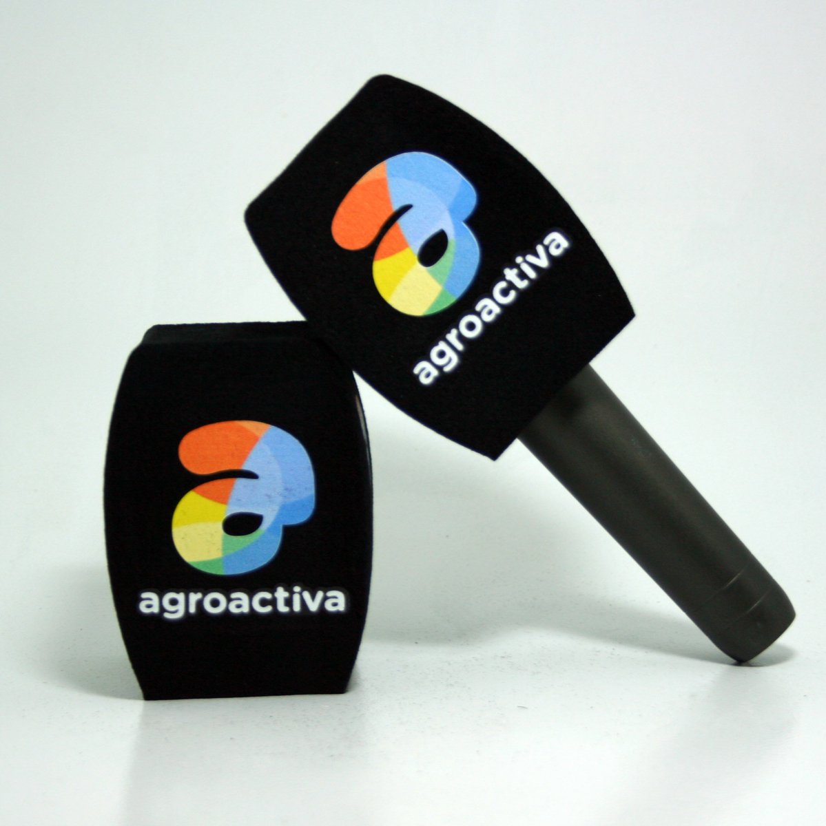 ServidataArg's tweet photo. Capuchones de micrófono con logo para @AgroActiva 🎤
#Servidata #agroactiva

#Cubremic #Capuchones #Paraviento #MicFoam #Svdt #Radio #Tv https://t.co/HYTocx0dXi