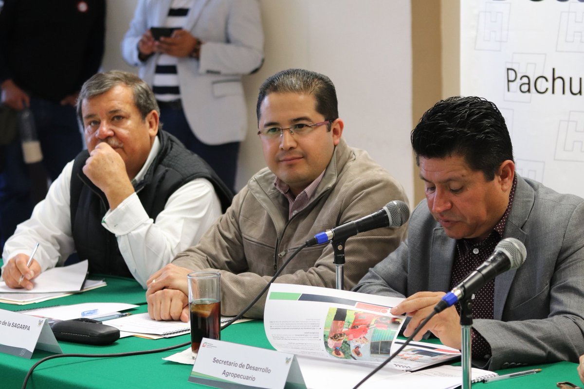 SagarpaHgo's tweet photo. Encabeza @CamarilloMVZ delegado de @SAGARPA_mx en #Hidalgo y @Car_Muniz titular de @SEDAGRO_HIDALGO 2da Reunión del Cosejo Estatal de Desarrollo Rural Sustentable del @gobiernohidalgo #HidalgoSiembraÉxito https://t.co/uHEO07sAKT