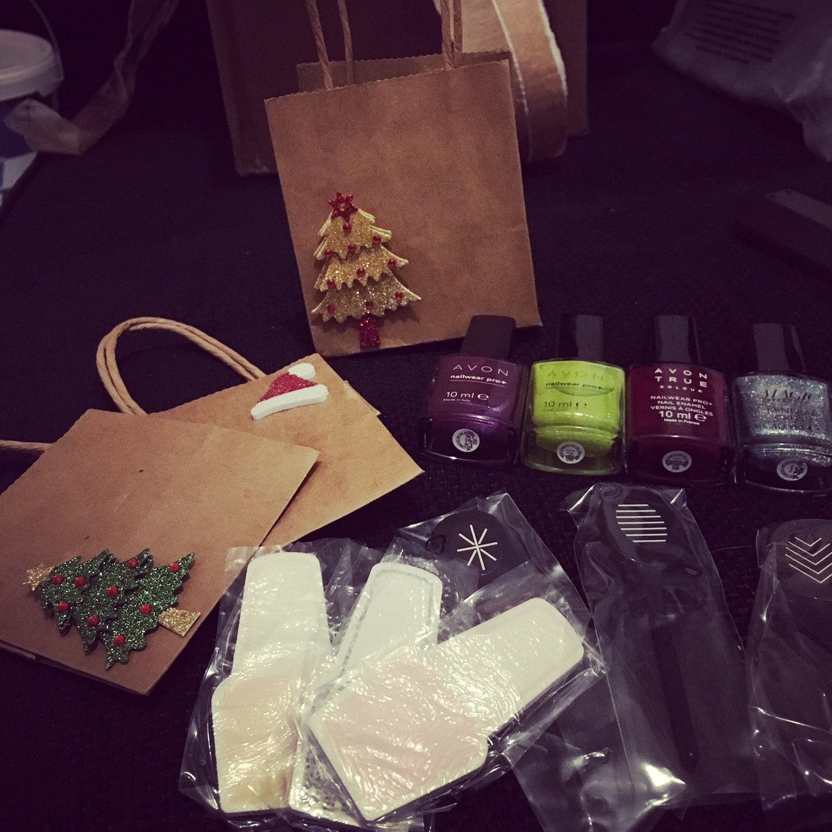 ShopWithSimons's tweet photo. NOW £6!!!

Christmas nails - £8 Your choice of polish, nail wand and file. Comes with mini stocking &amp; chocolates and candy cane in a festive gift bag. (Polish alone is normally £6). https://t.co/0iAWUlrFm9