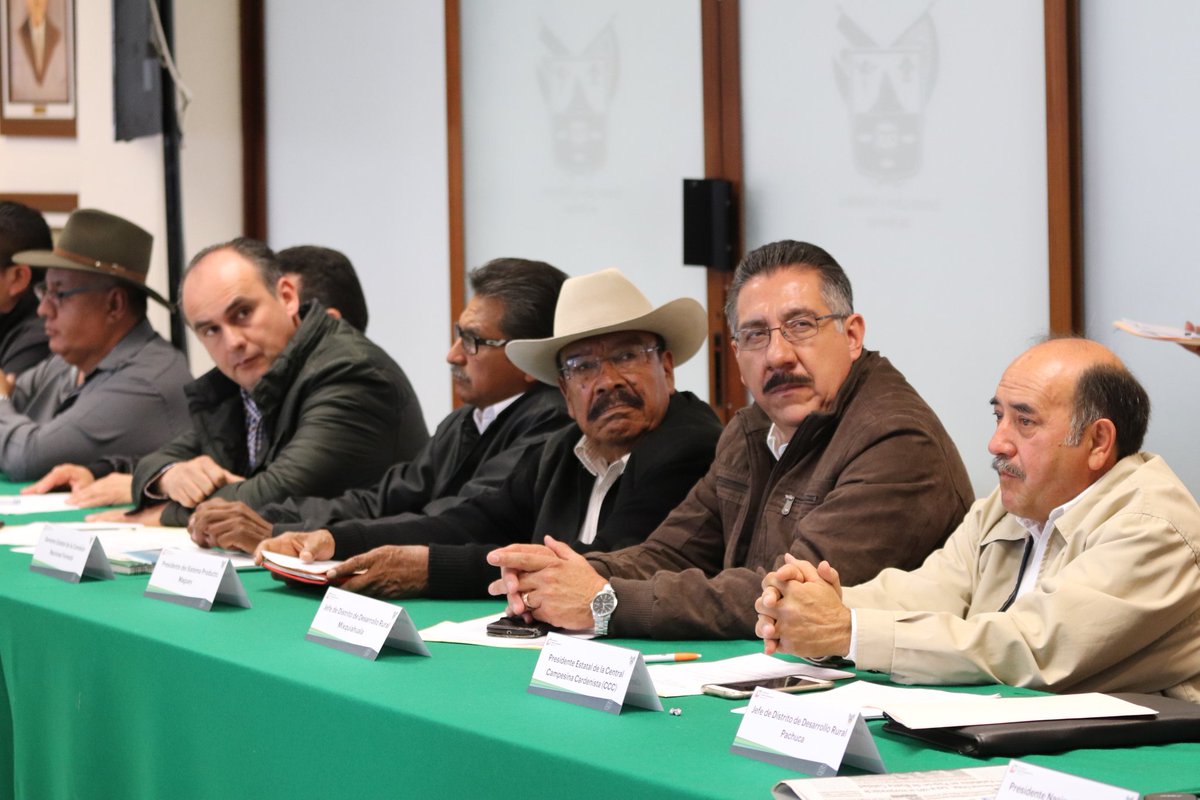 SagarpaHgo's tweet photo. Encabeza @CamarilloMVZ delegado de @SAGARPA_mx en #Hidalgo y @Car_Muniz titular de @SEDAGRO_HIDALGO 2da Reunión del Cosejo Estatal de Desarrollo Rural Sustentable del @gobiernohidalgo #HidalgoSiembraÉxito https://t.co/uHEO07sAKT