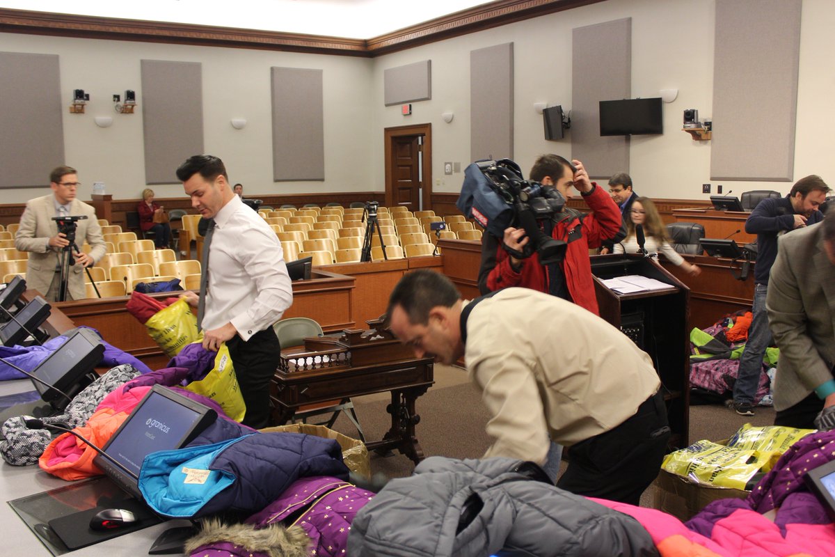 DavidYatesKY37's tweet image. A huge thank you to @GLCLCky @UAW862 and Todd Dunn for donating over 100 new coats, @mikemulrooney @shirleysway @ESPN680 @JasonAnderson @MillerTrans @CraigLanderth @BrentMcKim for countless more &amp;amp; thank you to @JCPSSuper for ensuring they get to the children that need them most!