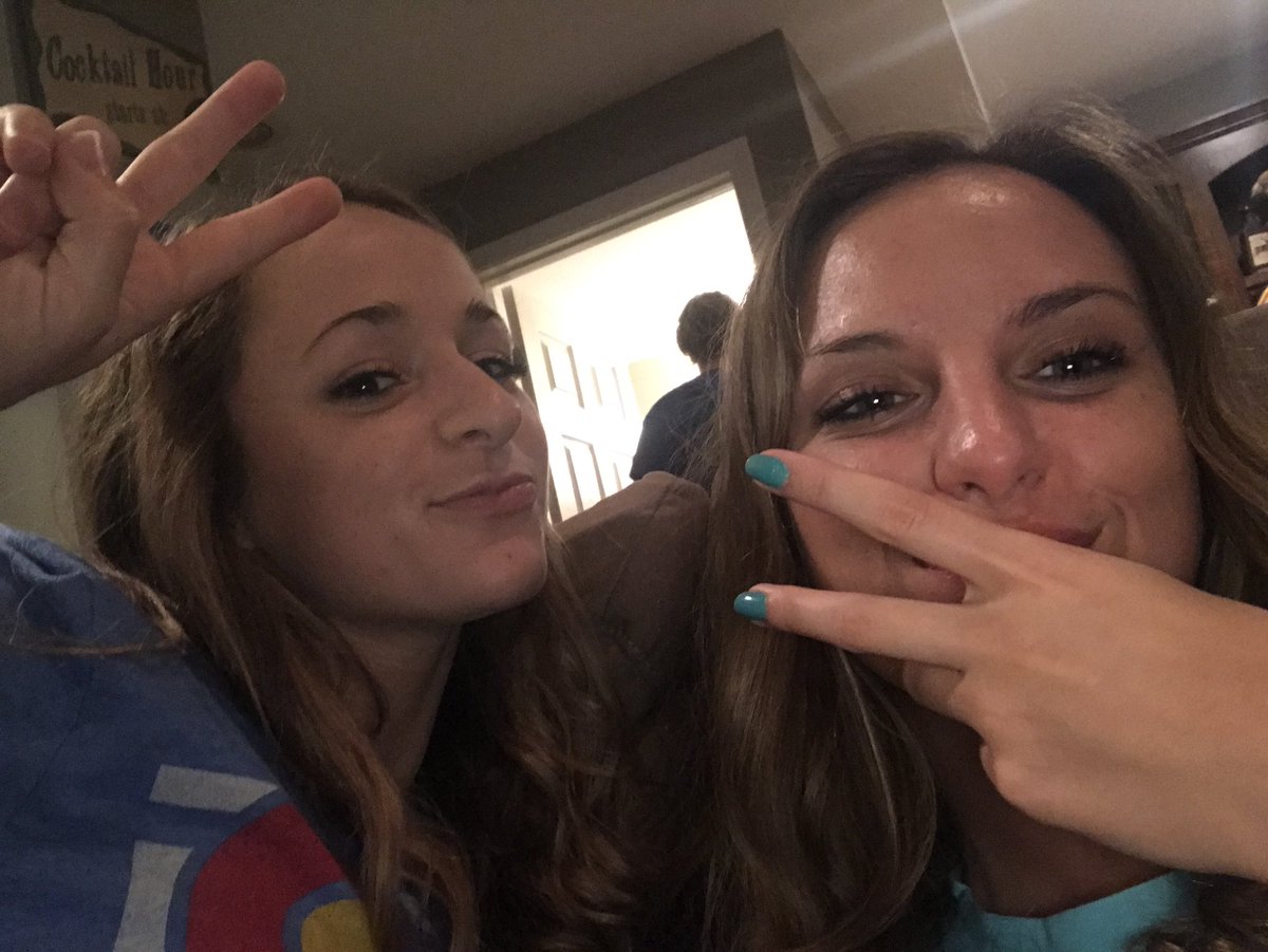 kirakreke's tweet photo. HAPPY BIRTHDAY to the only person that makes me feel tall!!! I hope you have the best day ever love!! T-2 days until we are back together❤️🎉 https://t.co/ew4zmlpS6r