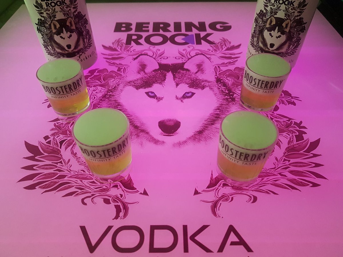 Boosterdry's tweet photo. Boosterdry Bering Rock - Vodka, shooters experience 🐺
Une texture parfaite à 33% d'alcool
#vodkafoam #boosterdry #licence #worldinnovation #alcoholfoam #shooters #nightlife #beringrockvodka https://t.co/yypovaHT9y