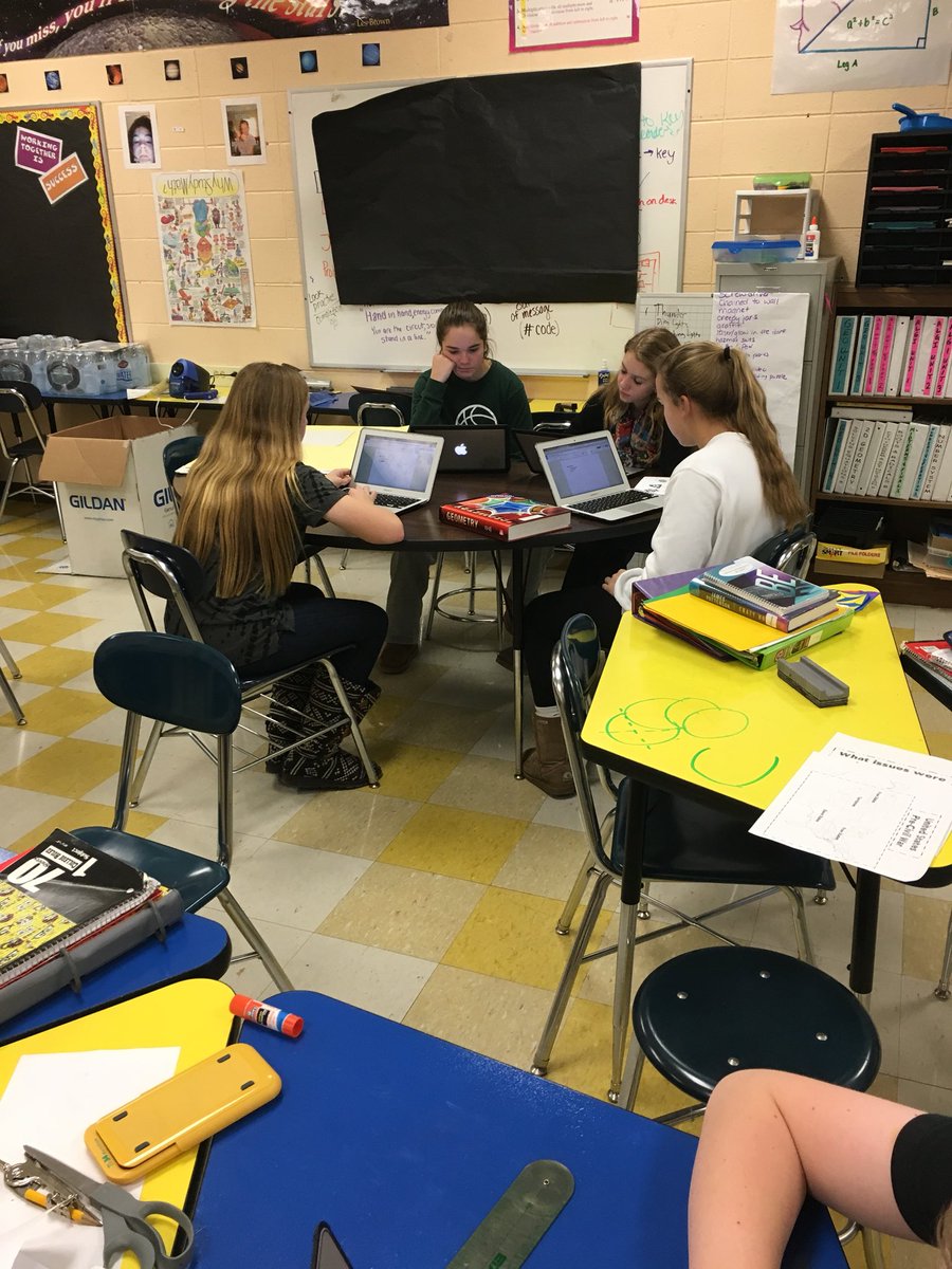 Geo kids finished up their Desmos project today and then started working on creating their own rubric for it. How might we evaluate our own work? <a href="/barrykid1/">Barry Saide</a> #TigerStrong