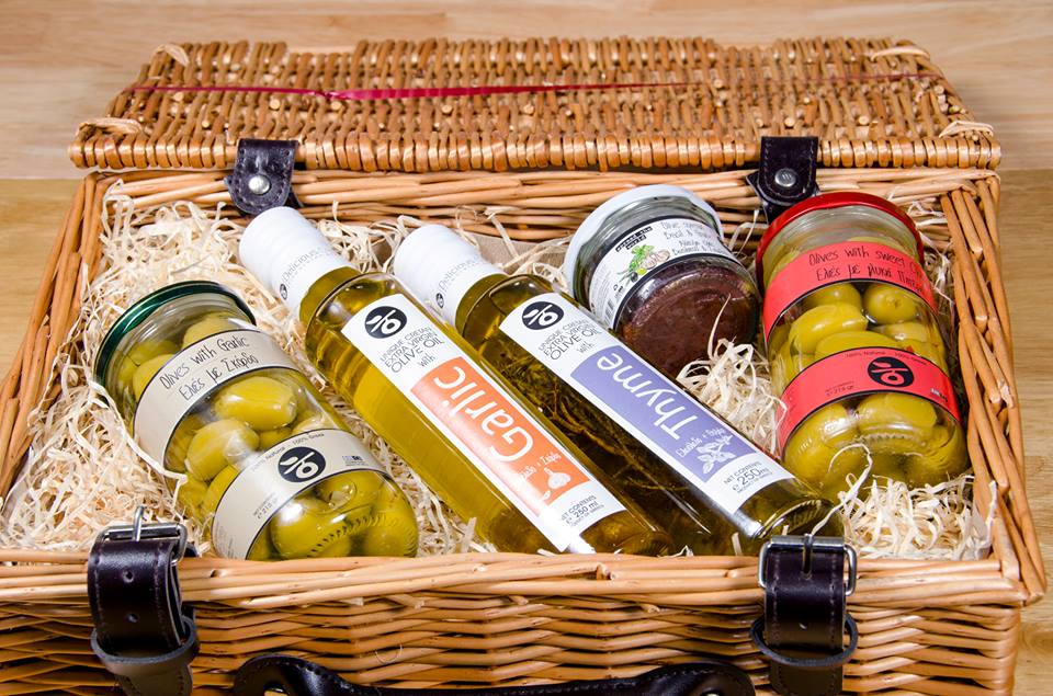 Crete island olive hamper bit.ly/2korDUH #hamper #hampers #giftidea #Yorkshire #York #London #Brighton #Leeds #gift #Christmas #Foodie #GiftBetter #giftbasket #yorkshireis #LovinLeeds #giftguide #Greece #Greek #Mediterranean #FestiveFinds