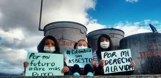 historiasazules's tweet photo. A todos los afectados y a las víctimas del asbesto, que ya partieron, gracias por el valiente apoyo que le dieron a Ana QEPD. y que me dan a mi. Mi corazón y mi abrazo de pulmón con ustedes. #ColombiaSinAsbesto https://t.co/pUas7JzxDh