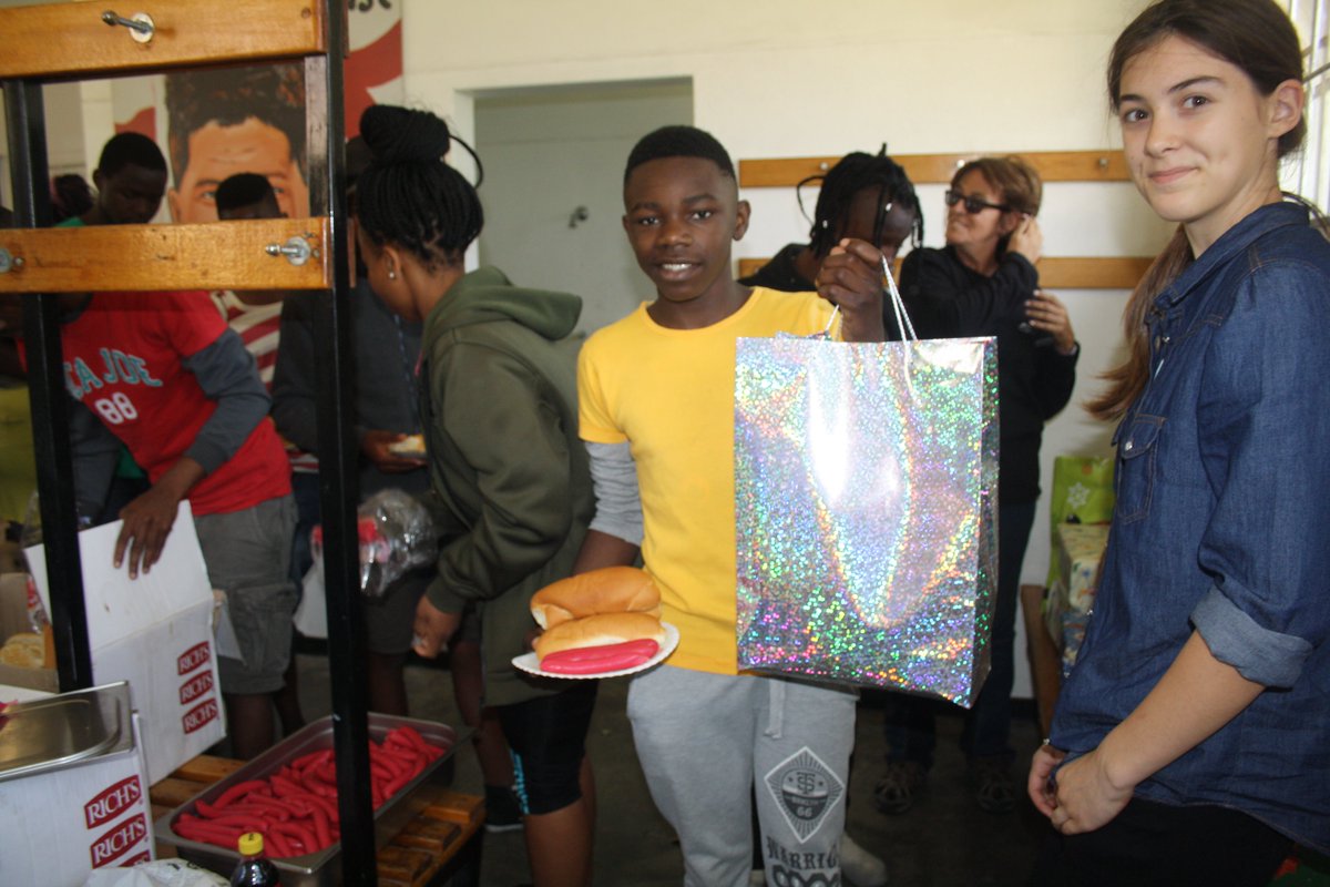 TomRoHaven's tweet photo. Christmas party 2017 for the older kids #tomrohaven #givingback #thankyoutoeveryonethathelped https://t.co/0ksZQyJTs5