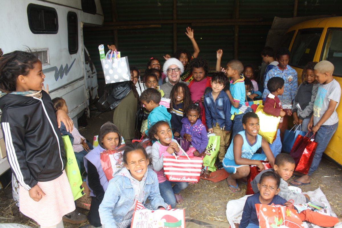 TomRoHaven's tweet photo. Christmas Party 2017 - What a wonderful day. #tomrohaven #horsesandchildren #givingback #thankyoutoeveryonethathelped https://t.co/6f8fkXphaC