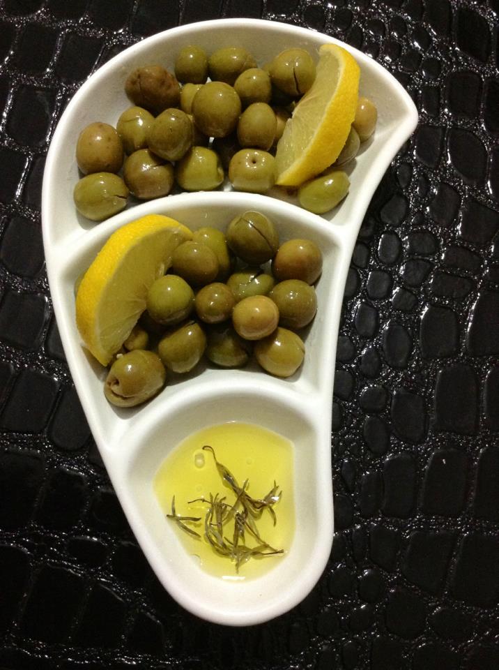 hatayguru's tweet photo. 🌿Yeşil Kırma Zeytin (halhalı)
📌Fiyat bilgisi için yazabilirsiniz...
👉Dm ya da ☎️ 05057039853 (WhatsApp)
https://t.co/P69mqkY58X
#yesilkirmazeytin #zeytin #hatayguru #halhalizeytini #dogalzeytin #dogal #hatay https://t.co/F7v0Ec25ch