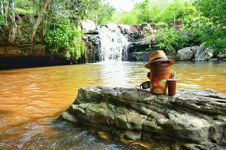 JahapyParaguay's tweet photo. La excelente combinación del verano siempre es agua, arena y abundante tereré, y qué genial disfrutar de todo esto en Salto Yporã que está ubicada en Valenzuela.

Toda la información en este link 👉https://t.co/07cznEtjha👈 
#Jahapy #TurismoInterno #Destinos #OperaciónVerano https://t.co/PPBWBDjVMy