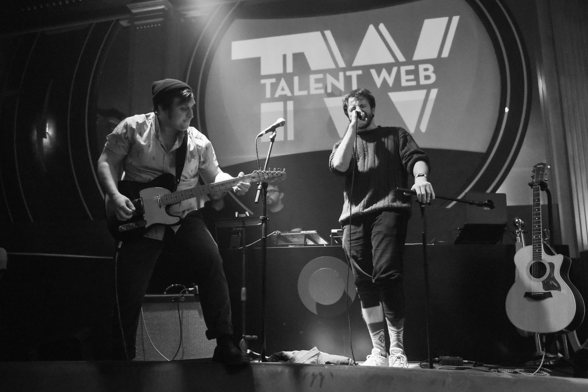 levraimcfly's tweet photo. Faire de la musique avec ces hommes ❤️
RT si vous êtes chauds pour qu’on organise un concert. https://t.co/qhgPjnppxk