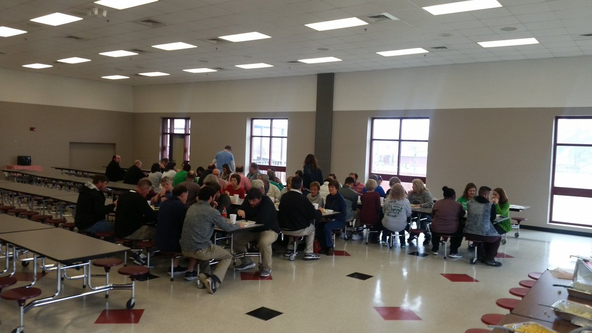 CWinningham1972's tweet photo. Great day to be a Panther! Current/Retired faculty luncheon. Enjoyed visiting with our "family" both current and former! #AlwaysPanthers https://t.co/ddiMj3Rmmf