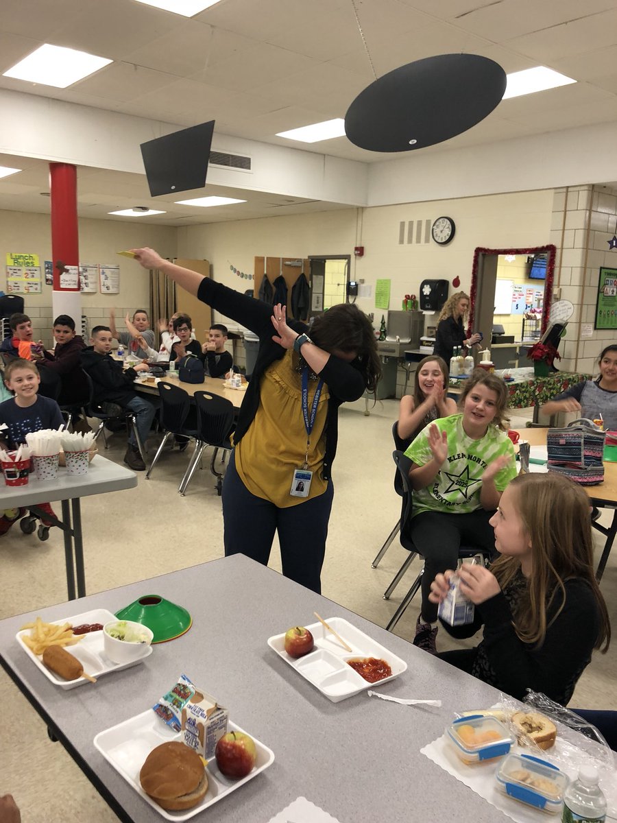 KlemNorthStars's tweet photo. Dabbing administrators. #CafeteriaEruptsInCheer #AreWeCool? https://t.co/9wCSraZ4dp