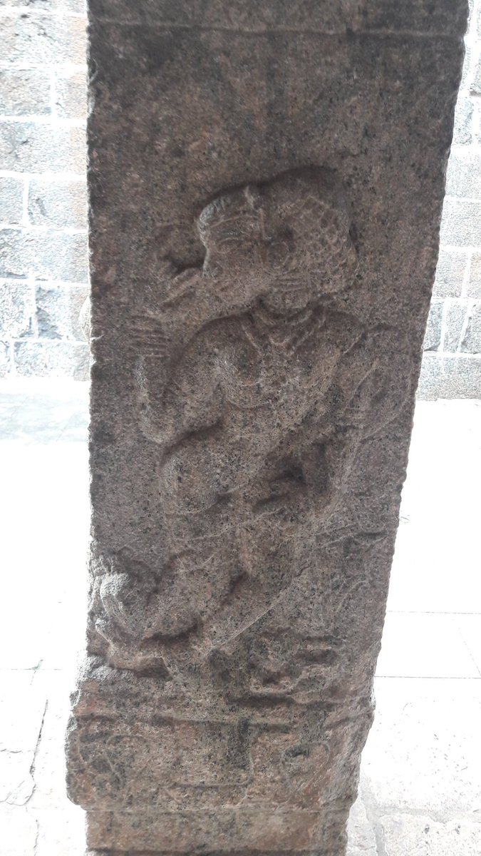 The different hair styles of women carved on pillars right behind the 6th prakara.