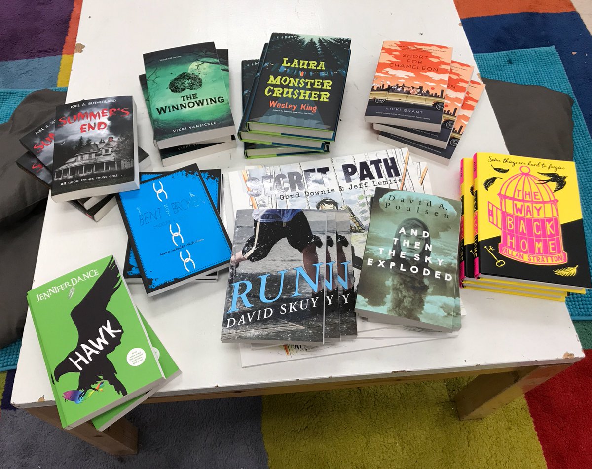 BoyterDee's tweet photo. Christmas came early for me @Riddell_HWDSB and just in time to bring these lovelies home during break! #readinginmypjs Thank you @RedMapleHWDSB 📚 https://t.co/txbWE3Qz3x