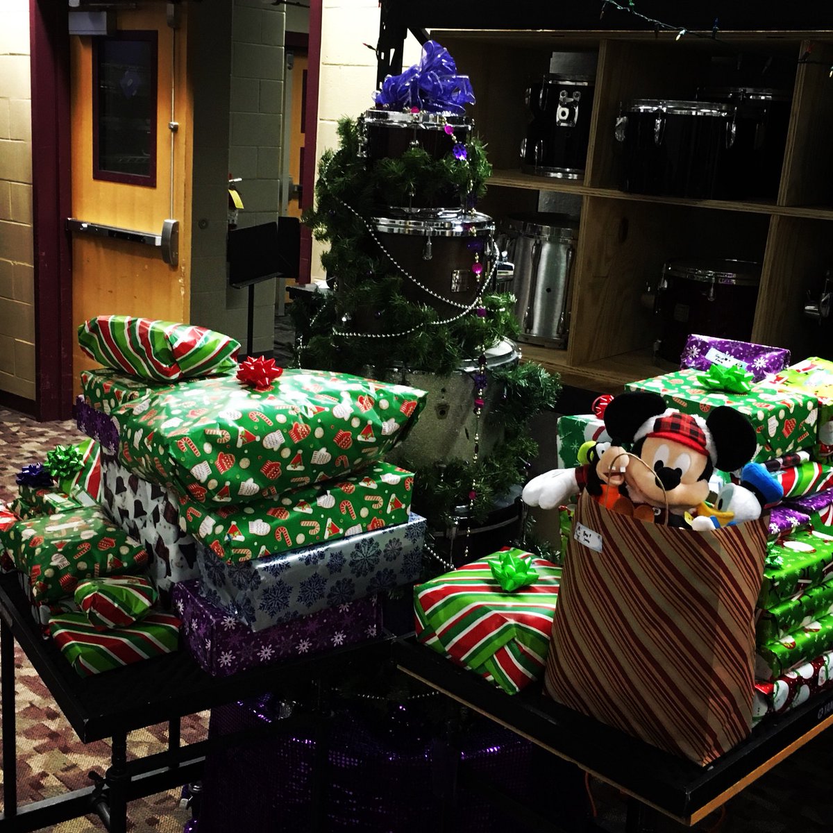 BenDavisPerc's tweet photo. #tistheseason to share with @WayneTwpSchools families in need. Thanks to all who shared their Christmas Spirit! @BenDavisHS @Giantbands https://t.co/I2fsHeQBu7