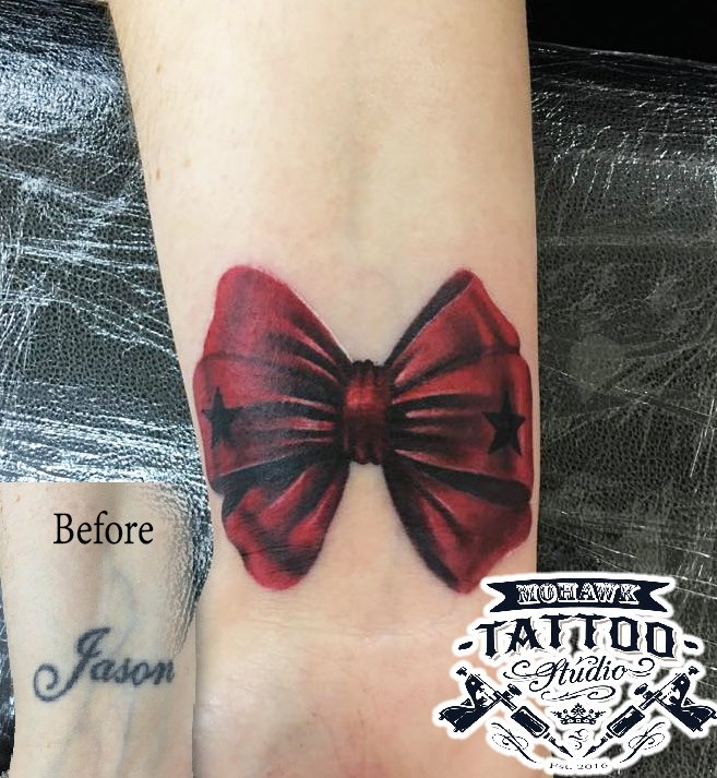 Mohawk_tattoo's tweet photo. Bow tattoo cover-up :) #bow #coverup #glasgow #glasgowtattoo #paisleytattoo #scotland #paisley #mohawktattoo #tattoo #inked #ink #newtattoo #tattooed #tattoolife
#inkedplus #thedailytattoos
#myworldoftattoos
#myworldofink #postmytattoo
#theinkcollective #tattooedmen https://t.co/xuNcjg92fe