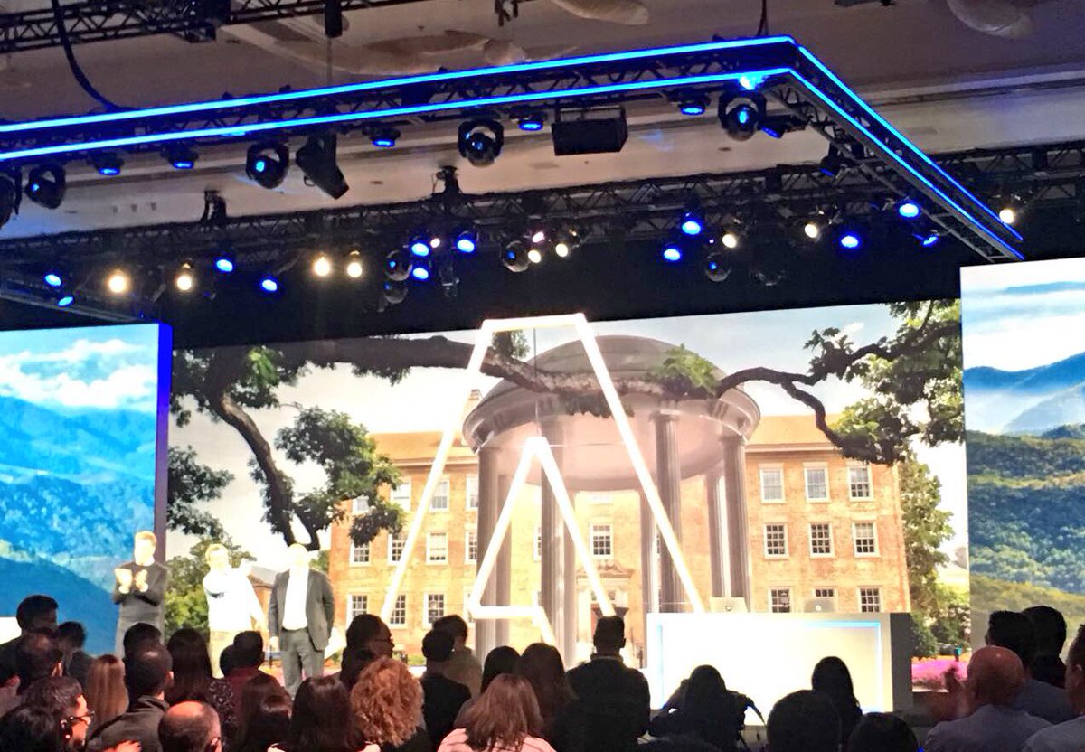SasidharanJay's tweet photo. Great to see @UNC drive digital literacy by enabling students and faculty to tell their stories using @creativecloud. #WWSC2018 https://t.co/GVPVhWnhSD
