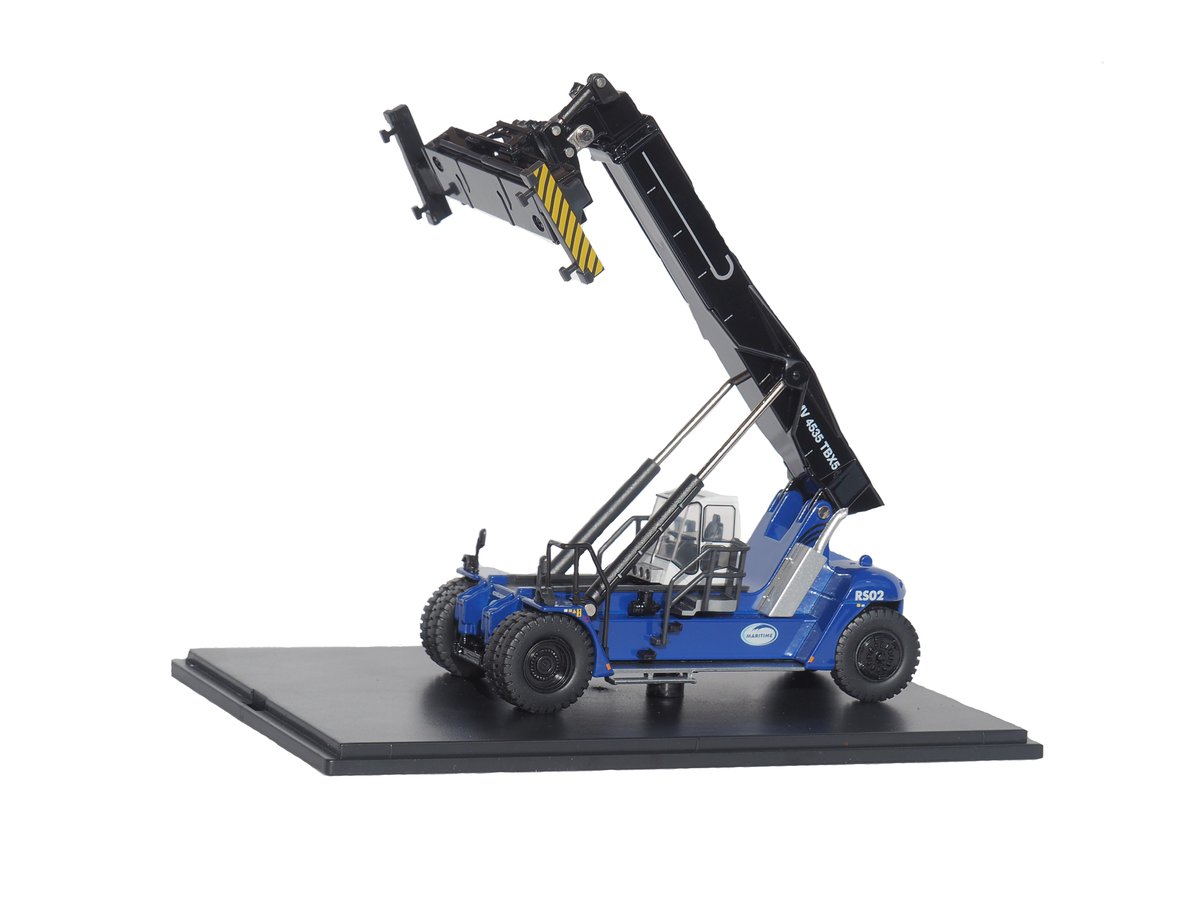 Enter today's competition to win your every own Oxford Diecast Reach Stacker! #competition #win #model #oxforddiecast