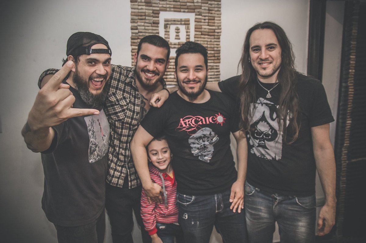 NVPRadioOk's tweet photo. Programa n9 de #NVP
Invitados: Miguel, Adrian y un mini @Arcaico_Oficial
#Asadeath: sonaron #Antenor #Witchour y #SobreTusCenizas
Reseña: Condenados, EP de #MAMUT
#NVPNews
Escuchalo ingresando a:
https://t.co/Ivh7nBsbDw
ATENTI...SE VIENE UNA EDICIÓN ESPECIAL DE #NOSVEMOSENELPOGO https://t.co/fmcw7jJ66i