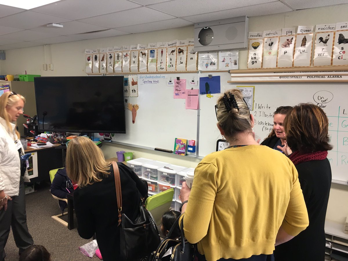 VistaAVPA's tweet photo. Shared our @VistaBlueprint #PLLearning flexible seating options with @EmpresaKnights 2nd grade team! We love our visitors! #WAVE https://t.co/ehSvrZsjjg