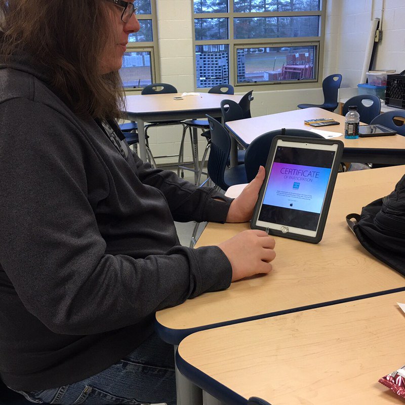 RCSDWV's tweet image. Using Apple Swift Playground App and code.org, Shady Spring High students explored programming coding languages used to create apps such as Khan Academy, LinkedIn, Airbnb, and Sky Guide.  #RCSDWVStem #RCSDWV #SSHSSTEM