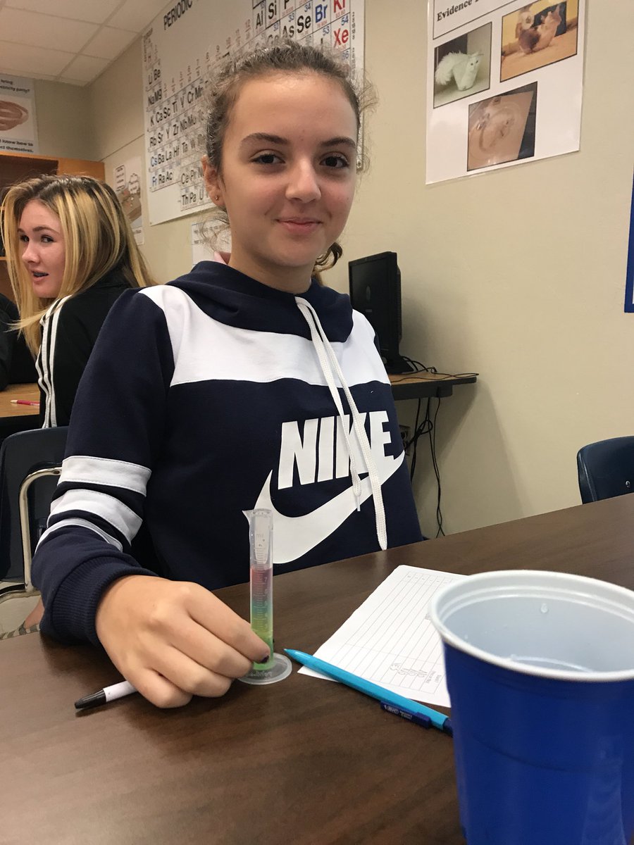 MrTwarScience's tweet photo. Stacking liquids based on their densities! @PRMPanthers @CollierScience https://t.co/lA2SriwKiP