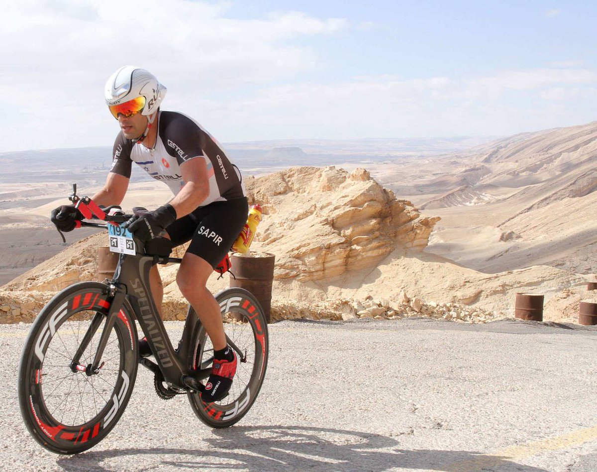 GranFondoDeadSe's tweet photo. A futuristic rider in an ancient landscape - will you be there?  It is the Gran Fondo Arad Dead Sea 23rd to 24th March 2018! Get information here  https://t.co/OV3bd0mUKV  Register here https://t.co/v2YQtEUmr1 Photo RunnerScanner. #GranFondonDeadSea #RoadCycling #DeadSea https://t.co/SzqKzf13B7