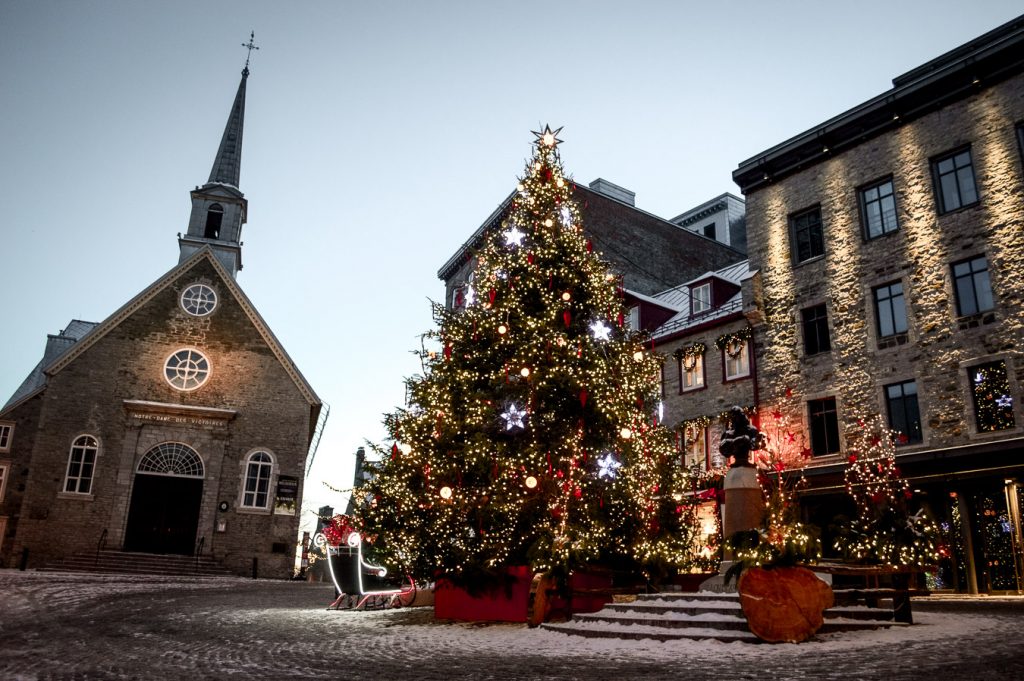 twodriftersxo's tweet photo. Planning a last minute Christmas trip? #QuebecCity is the place to be! Find out why this is a romantic holiday gem! @quebecregion https://t.co/5IFcNe2mlG #QuebecTourism #QuebecRegion #Romantic https://t.co/SynoxQ6AGd