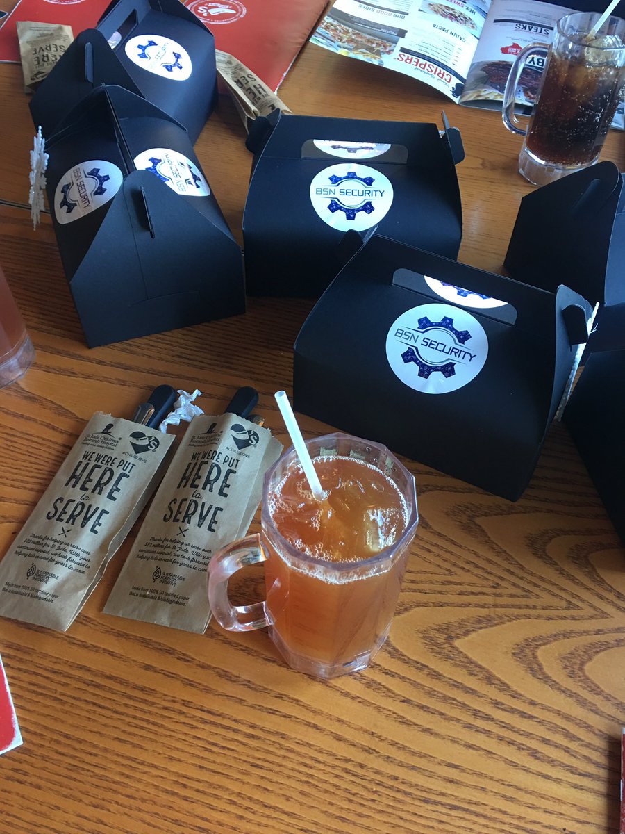 Teixeiraa92's tweet photo. BSN company lunch! #happyholidays @bsnsecurity cookies and palmers for days! ❤️🍽 https://t.co/y0c3MDhVpQ