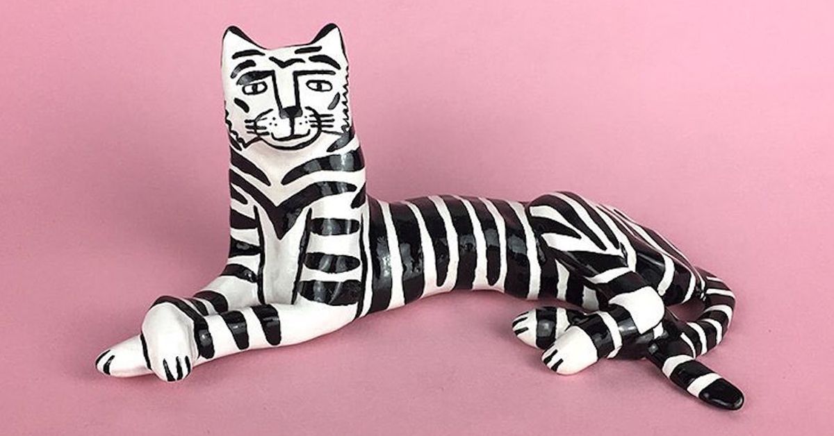 These optical illusion ceramics look like illustrative ink drawings. If it weren't for the ceramic shine, they would've fooled me! buff.ly/2oRyw5B