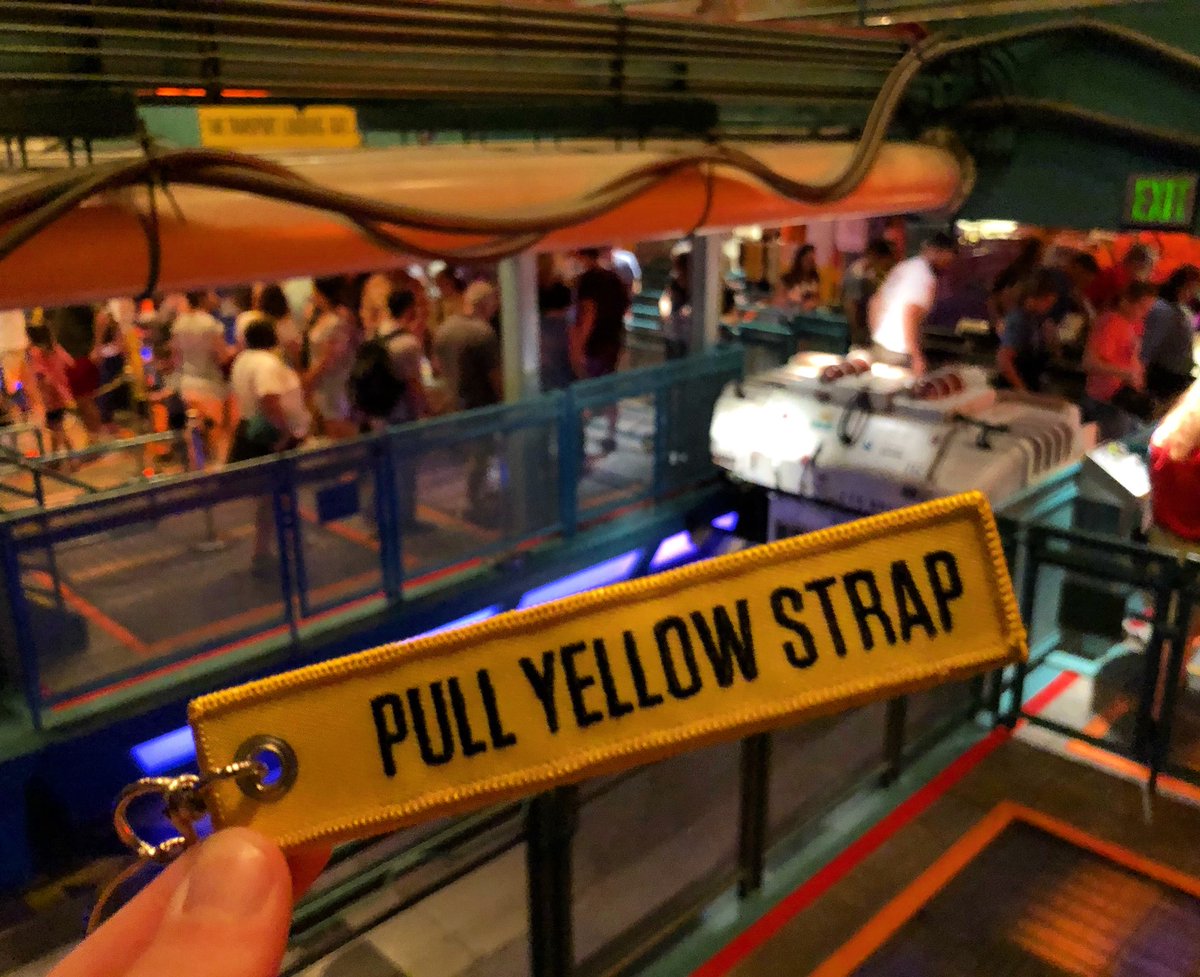BrandonBlogs_'s tweet photo. Don’t forget to pull on those yellow straps! #Yellowstrap #waltdisneyworld #wdw #disneyparks #dinosaur #disneysanimalkingdom #animalkingdom #themepark @WDWToday @madetothrill https://t.co/adzOxiCIkp