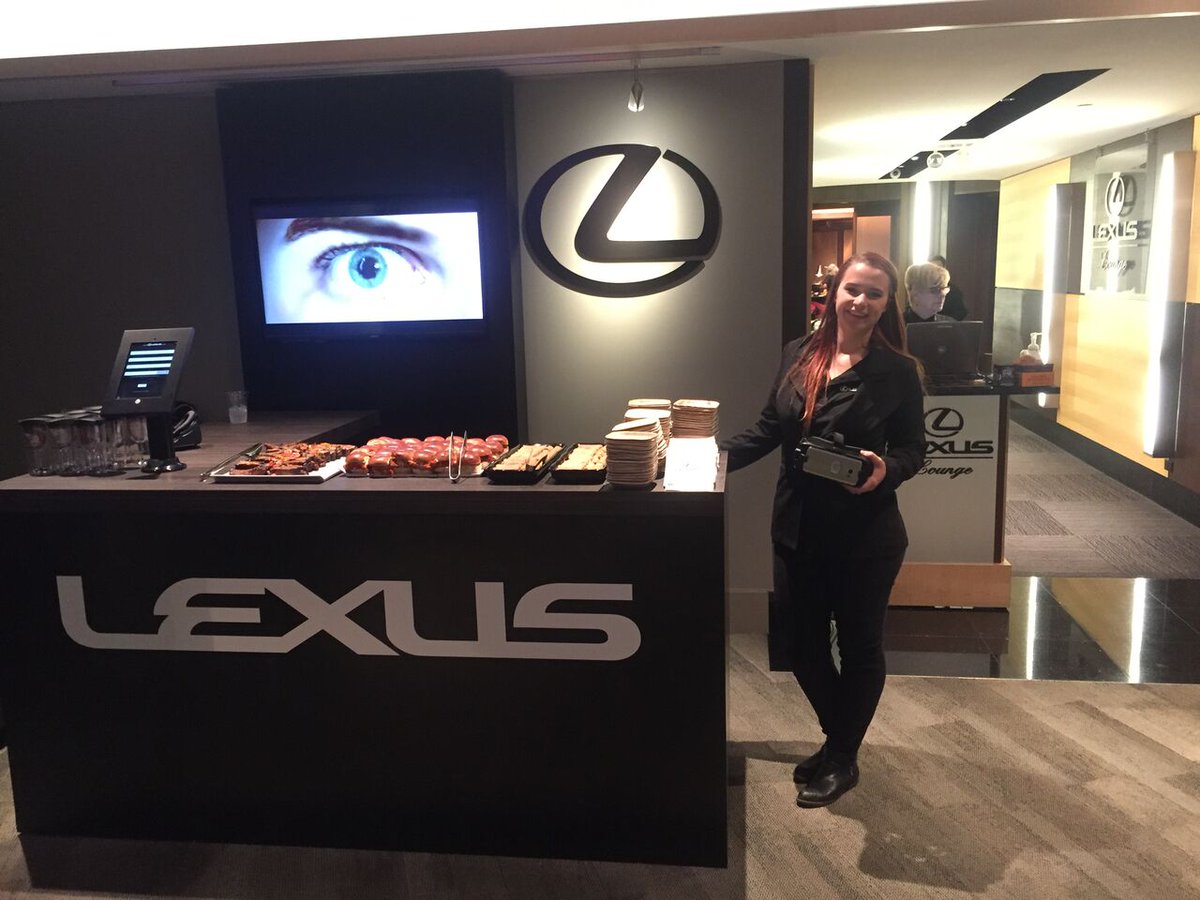 Extreme_MP's tweet photo. Our wonderful Brand Ambassador, April working for Lexus Virtual Reality at the Q! #brandambassador #extremeteam #extrememp #lexuslounge #virtualreality https://t.co/f9BPCtp4hO