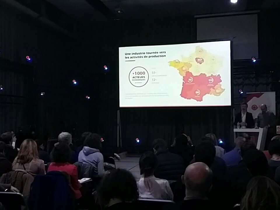 Bel hommage au jeu vidéo français par <a href="/Levanonline/">Lévan Sardjevéladzé</a> dans les locaux de <a href="/quanticdream/">QD</a> pour la remise du baromètre du <a href="/SNJV_fr/">SNJV</a> ! #frenchgames