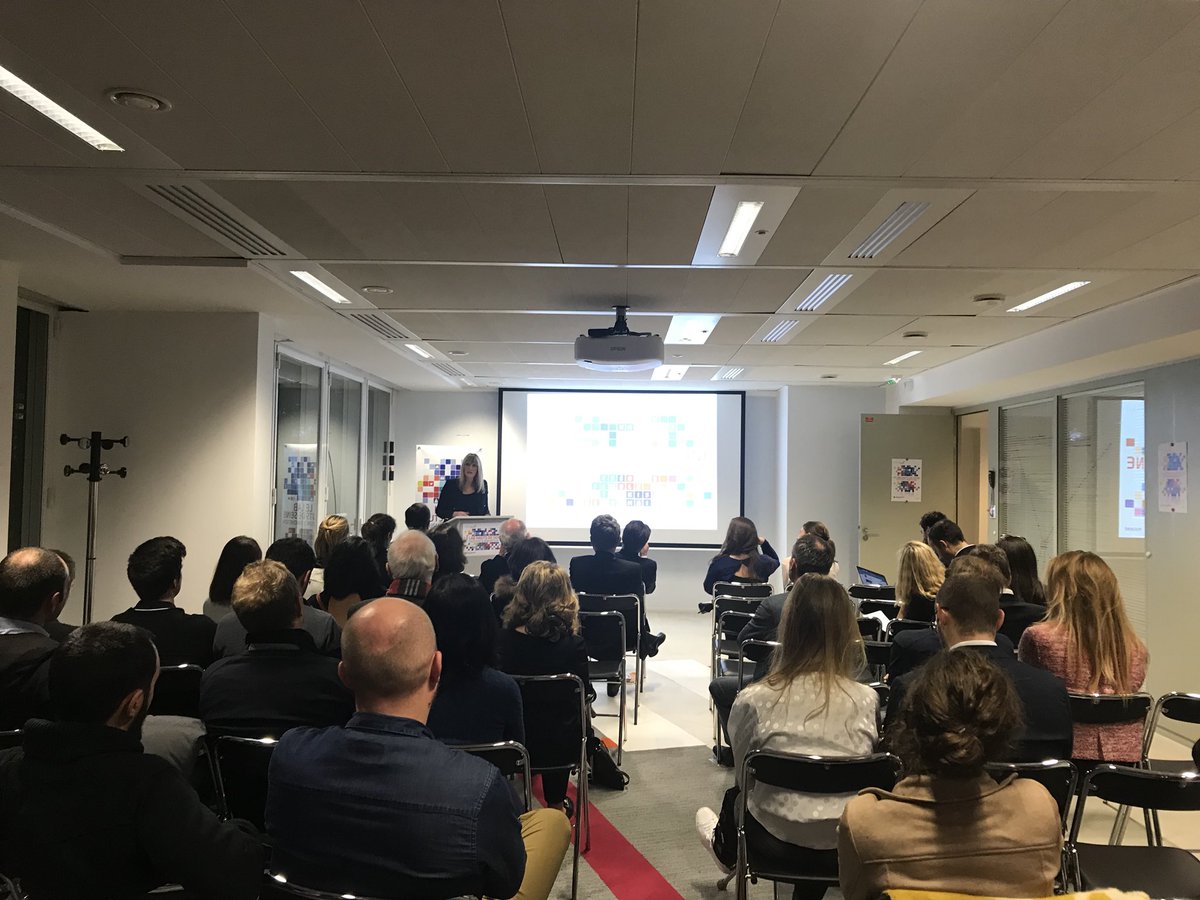 hautsdeseinefr's tweet photo. #LeLab92 5 projets ⬇️ 
@Avanamahe Une conciergerie #digitale et #locale
@happyseine Faire de la Seine la plus belle av. du monde
@Helloways Connecter l'urbain à l'outdoor
Graf It (@TKorpVR) Du graf en réalité virtuelle
@DigginApp agenda Arts alternatifs
https://t.co/FIoXudpwCg https://t.co/qVCW9Hygjc