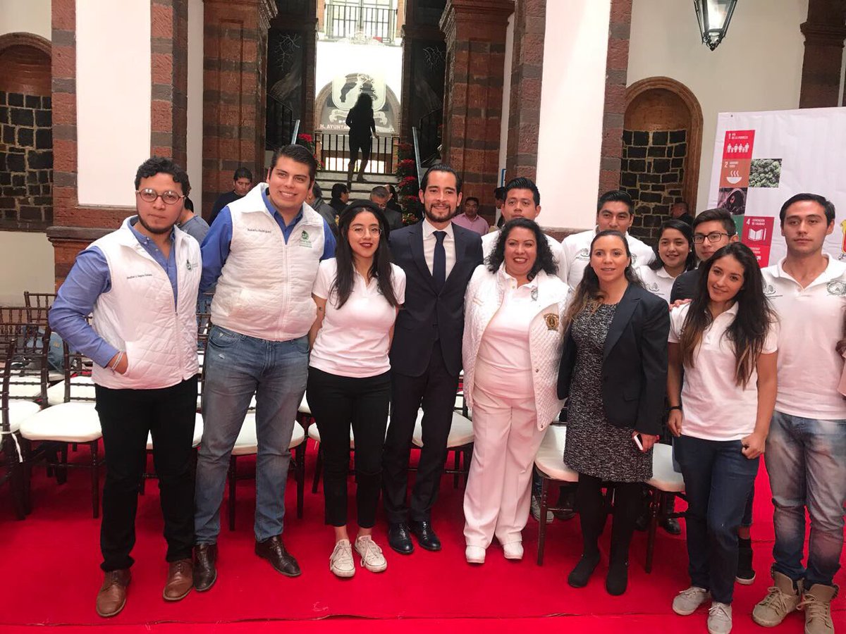 ChicoLBarrera's tweet photo. Gracias a todos los que asistieron, son parte y participarán en la aplicación de la Agenda 2030. Juntos colaboraremos para el desarrollo ambiental, económico y social de nuestra #Toluca2030. 

cc @ONUMX https://t.co/UdsNQ7Doik