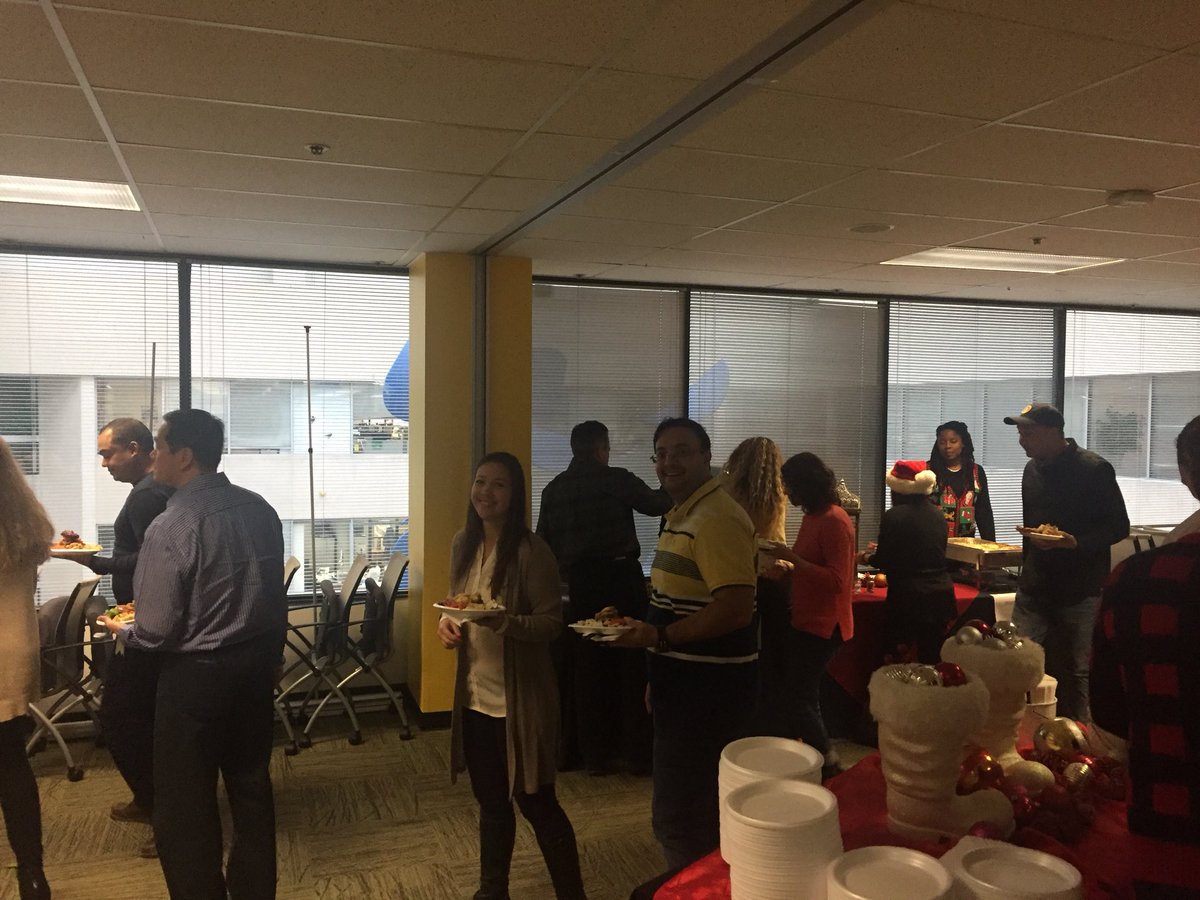 THHExage's tweet photo. @DellEMC_Canada holiday lunch in Toronto - Happy holidays everyone! @kconnolly222 @SaigalAnu @SabrinaatDell @FelipeAtDell https://t.co/Wl9rB4Qcw4