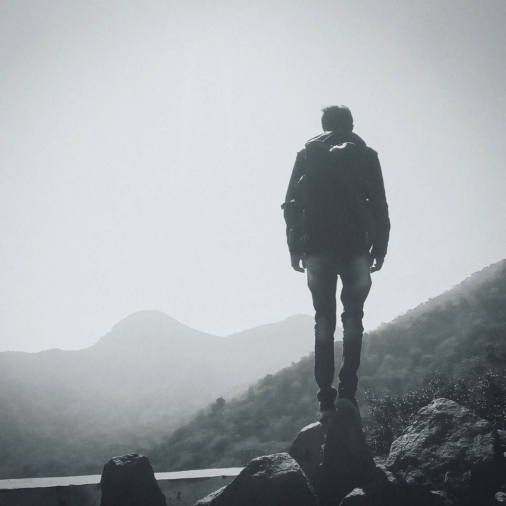 wearecampackers's tweet photo. Misty morning solo hike. Just me, my campack, and my tripod!
#mountains #hiking #adventure #adventurephotographer #adventureawaits #solohiker #menwhohike #mountainmen #mountainman #mountainphotography #winter #winter2017 #travel #travelgram #travelphoto … https://t.co/hfpxUlk02B https://t.co/9DrFSkawfE