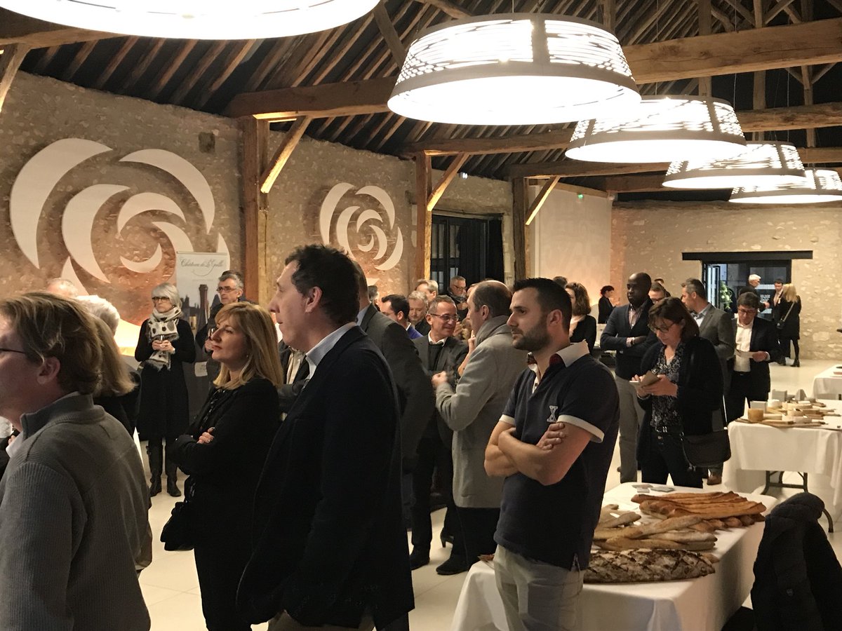DCF37's tweet photo. Soirée de gala pour les #DCF #Touraine au @domainedethais #performance #commerciale https://t.co/QZ4mmbaaiG