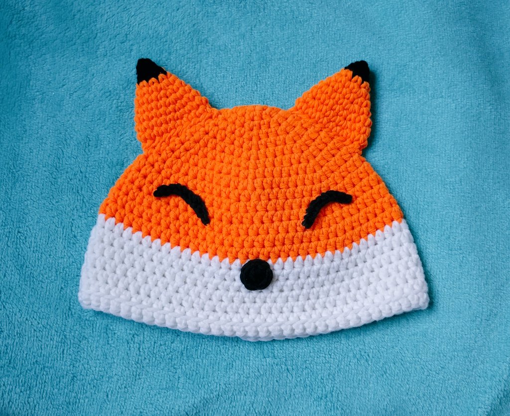 ❄️ WEIHNACHTS-VERLOSUNG ❄️

Weihnachtszeit ist Geschenkezeit und zufällig sucht diese Fuchs-Mütze einen Kopf zum Wärmen! 
Mit einem Retweet bist du im Lostopf! Viel Glück! :)