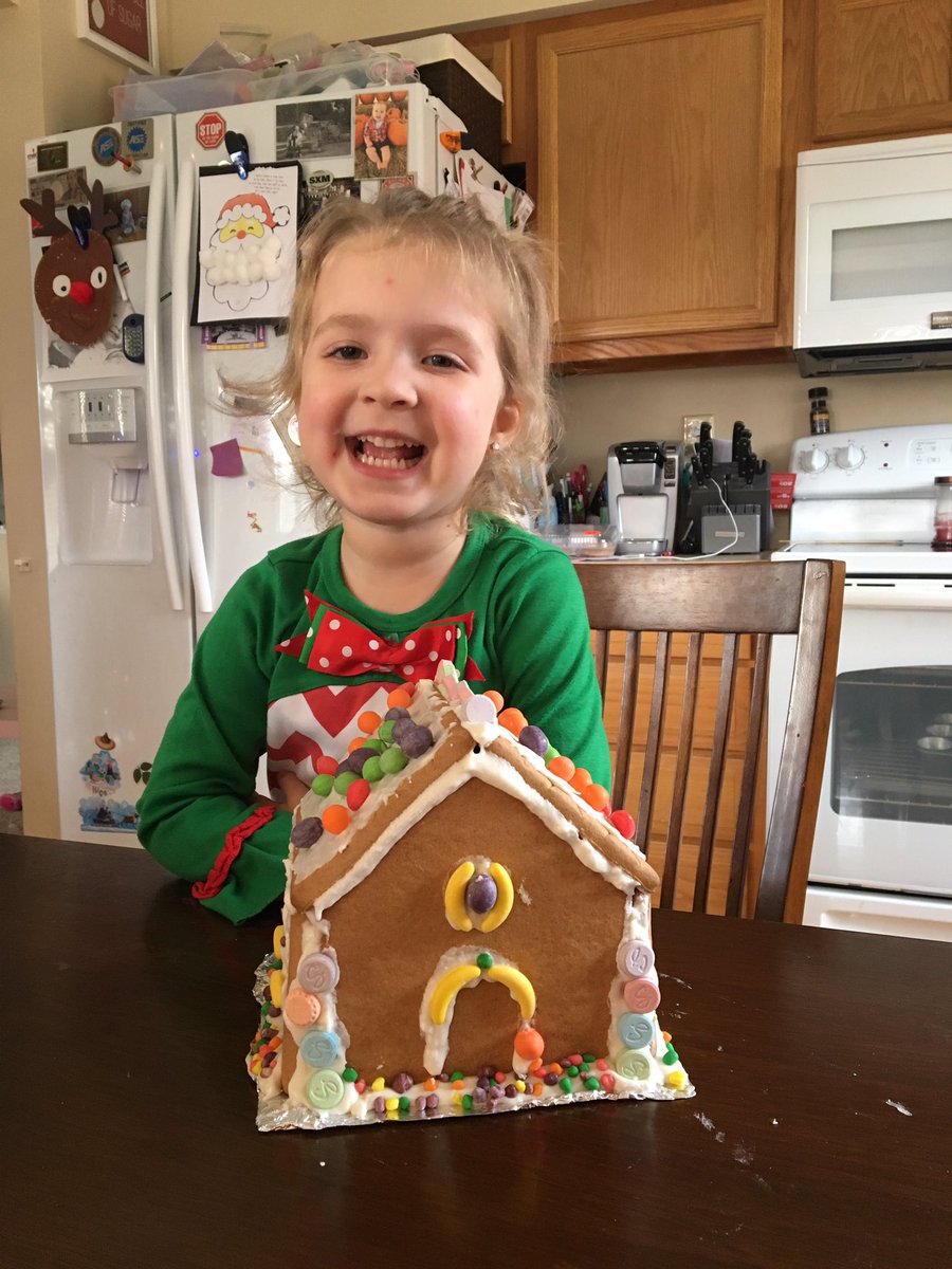 MommaBundyx2's tweet photo. Gingerbread House Success! #gingerbreadhouse #christmasfun https://t.co/zfjANAcFae