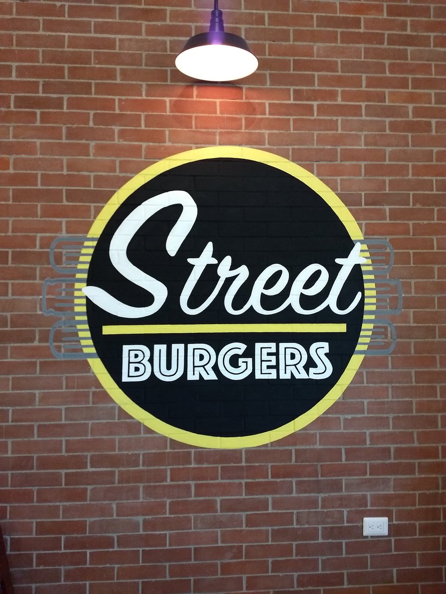 GoEatapp's tweet photo. #GranApertura 
Si lo que buscan es un lugar original con un toque vintage para comer deliciosas hamburguesas.  
Street Burgers  en Decocity carretera al salvador es su mejor opción https://t.co/Xgr2w9WxtC