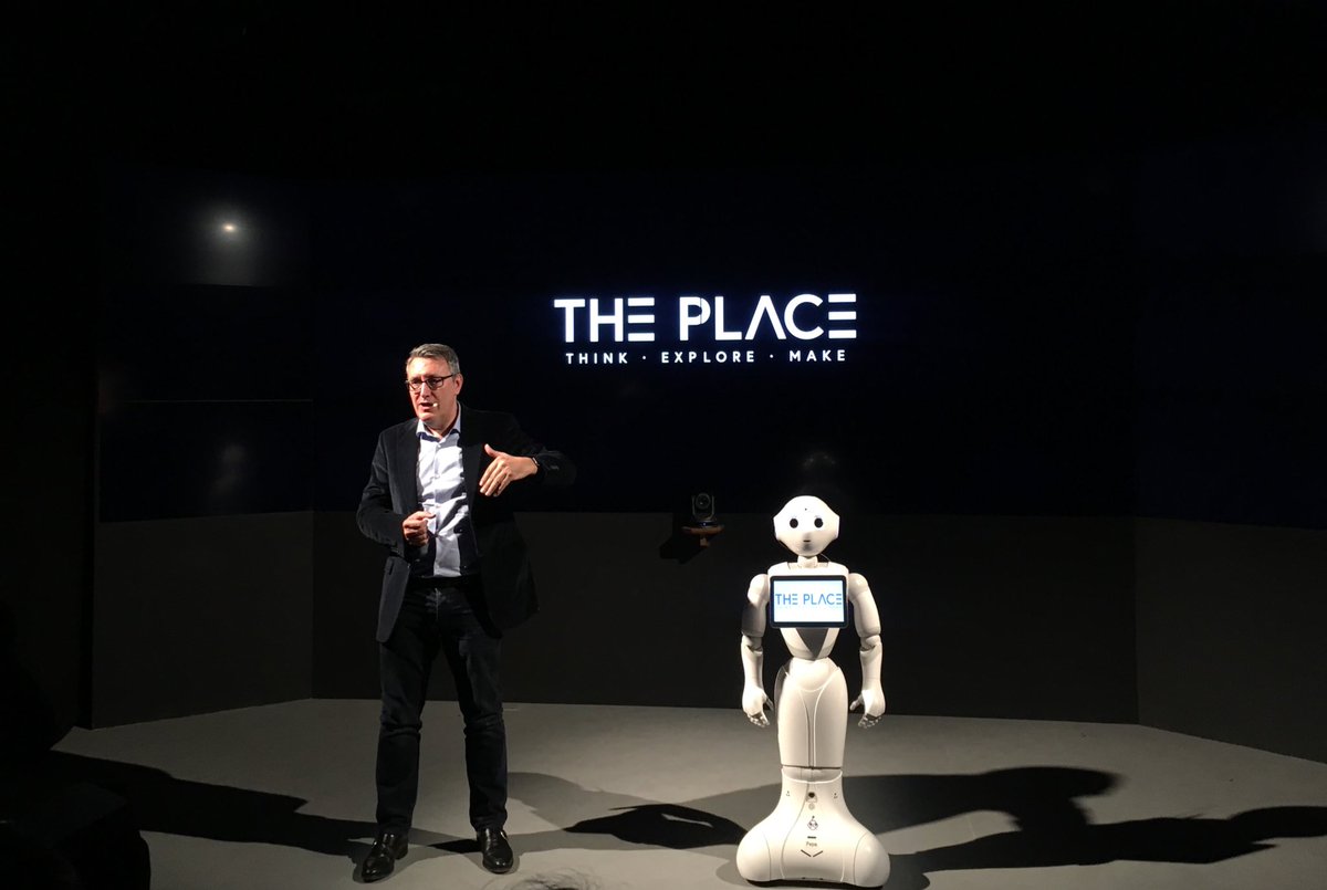 dospuntobego's tweet photo. Llega #ThePlaceMadrid a @TheValleyDBS. Debates, cinefórums, educación y proyectos para el futuro que ya está aquí. Humanos y humanoides trabajando juntos🤖 https://t.co/quRVJRdM0G