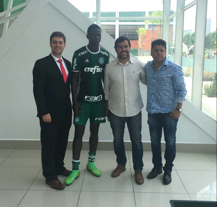 MantaFutbolClub's tweet photo. JACKSON POROZO AL PALMEIRAS 

El defensa ecuatoriano del Manta FC, Jackson Porozo se encuentra entrenando en el Club Palmeiras de Brasil.
Hubo un acercamiento entre las dirigencias de ambos equipos y se determinó que el jugador realice unas pasantías en el club.

#MantaFC https://t.co/JIYpmKtCaV