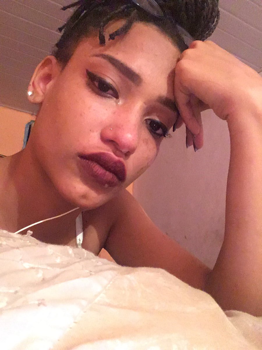 gesisantosrj's tweet photo. Não vou mais ficar triste com isso, não vou me abater por qualquer coisa. 
* 1 HORA DEPOIS * https://t.co/q8IKMV1IsS