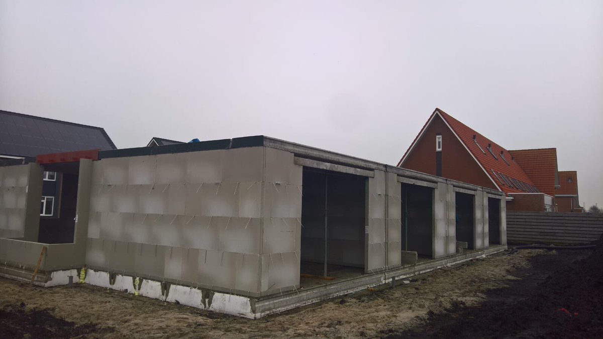 Verdiepingvloeren liggen 8 won Lemmer <a href="/Klompenburg/">Henk</a> <a href="/ReadyforLiving/">ReadyforLiving</a>