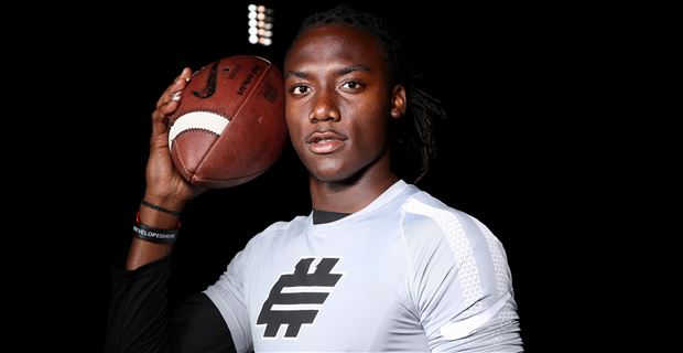 Some big @247CrystalBall activity on the eve of the #EarlySigningPeriod. Here's the latest 247sports.com/Bolt/Early-Sig… https://t.co/xHXuBLpWZ9