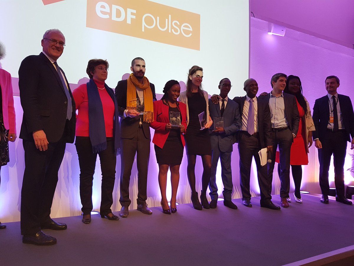 G_Thibault_Fr's tweet photo. Le #Cameroun à l'honneur lors de la cérémonie de remise des prix EDF Pulse Africa 2017. Une belle initiative au service de la jeunesse qui innove. https://t.co/Bu96sb0GEg